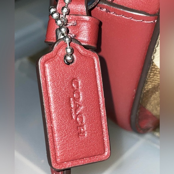 COACH SIGNATURE C BURGUNDY CANVAS MINI CAMERA BAG CROSSBODY HANDBAG PURSE $298 - Picture 7 of 16
